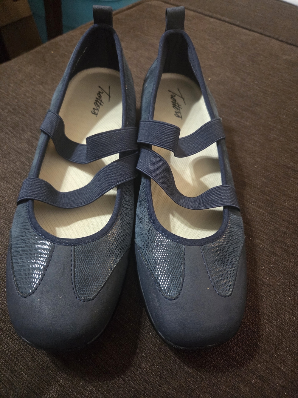 Trotters Navy Mary Jane Flats Loafers Nwot